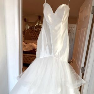 ALLURE BRIDALS 9416 label size 12. BRAND NEW